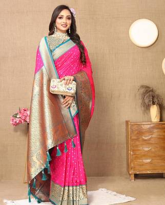 Pink elegant art silk woven saree with rich zari border 4
