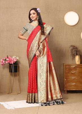 Red elegant art silk woven saree with rich zari border 3