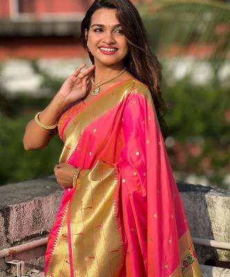 Pink elegant art silk woven saree with rich zari border 5