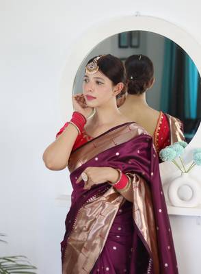 Wine elegant art silk woven saree with rich zari border 5