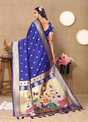 Blue elegant art silk woven saree with rich zari border 2