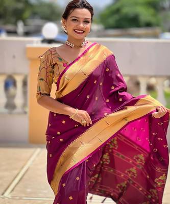Wine elegant art silk woven saree with rich zari border 4