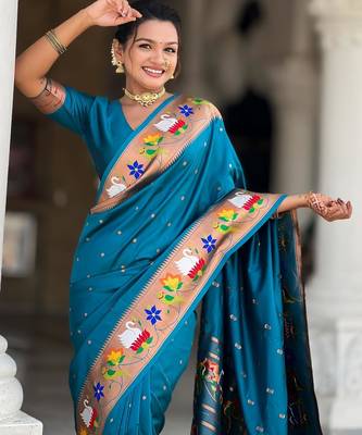 Turquoise elegant art silk woven saree with rich zari border 4