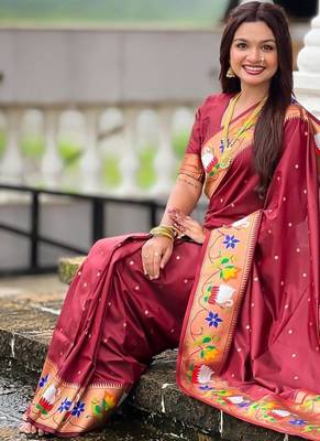 Maroon elegant art silk woven saree with rich zari border 5