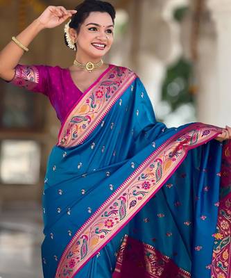 Turquoise elegant art silk woven saree with rich zari border 3