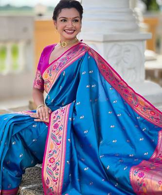 Turquoise elegant art silk woven saree with rich zari border 5
