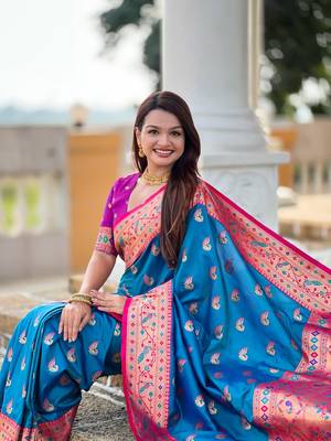 Magenta elegant art silk woven saree with rich zari border 1