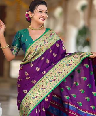 Magenta elegant art silk woven saree with rich zari border 4