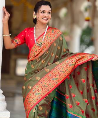 Mehendi elegant art silk woven saree with rich zari border 3