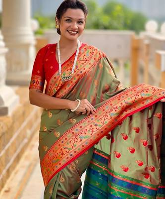 Mehendi elegant art silk woven saree with rich zari border 4