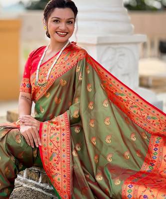 Mehendi elegant art silk woven saree with rich zari border 5