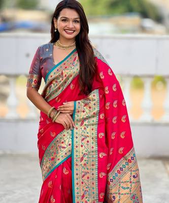 Pink elegant art silk woven saree with rich zari border 4