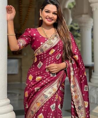 Maroon elegant art silk woven saree with rich zari border 3
