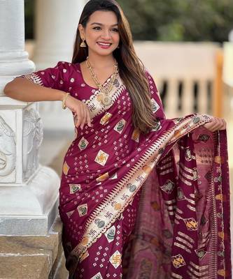 Maroon elegant art silk woven saree with rich zari border 4