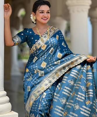 Turquoise elegant art silk woven saree with rich zari border 3