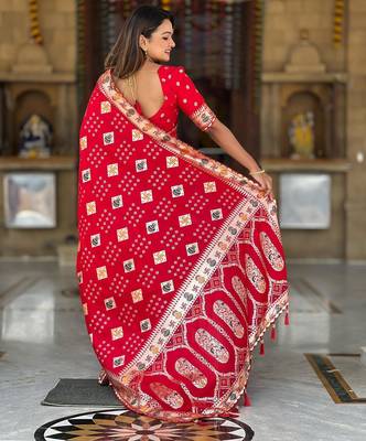 Red elegant art silk woven saree with rich zari border 2
