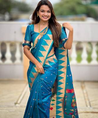Turquoise elegant art silk woven saree with rich zari border 4