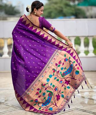 Magenta elegant art silk woven saree with rich zari border 2