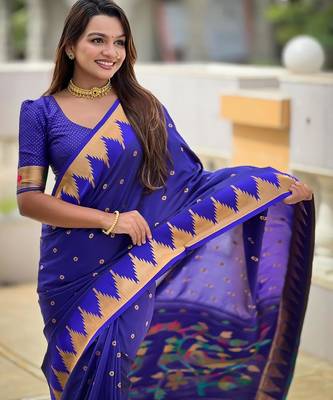 navy blue elegant art silk woven saree with rich zari border 4