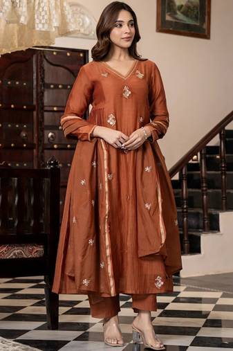 Ethnic motifs embroidered panelled thread work pure cotton kurta with trousers & with dupatta
