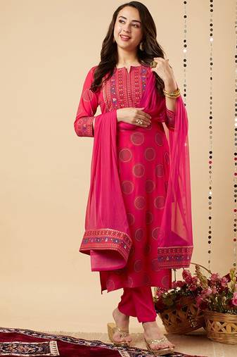 Ethnic motifs yoke design gotta patti kurta with trousers & dupatta