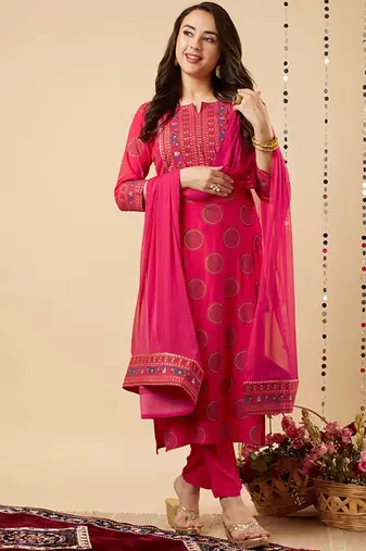Ethnic motifs yoke design gotta patti kurta with trousers & dupatta