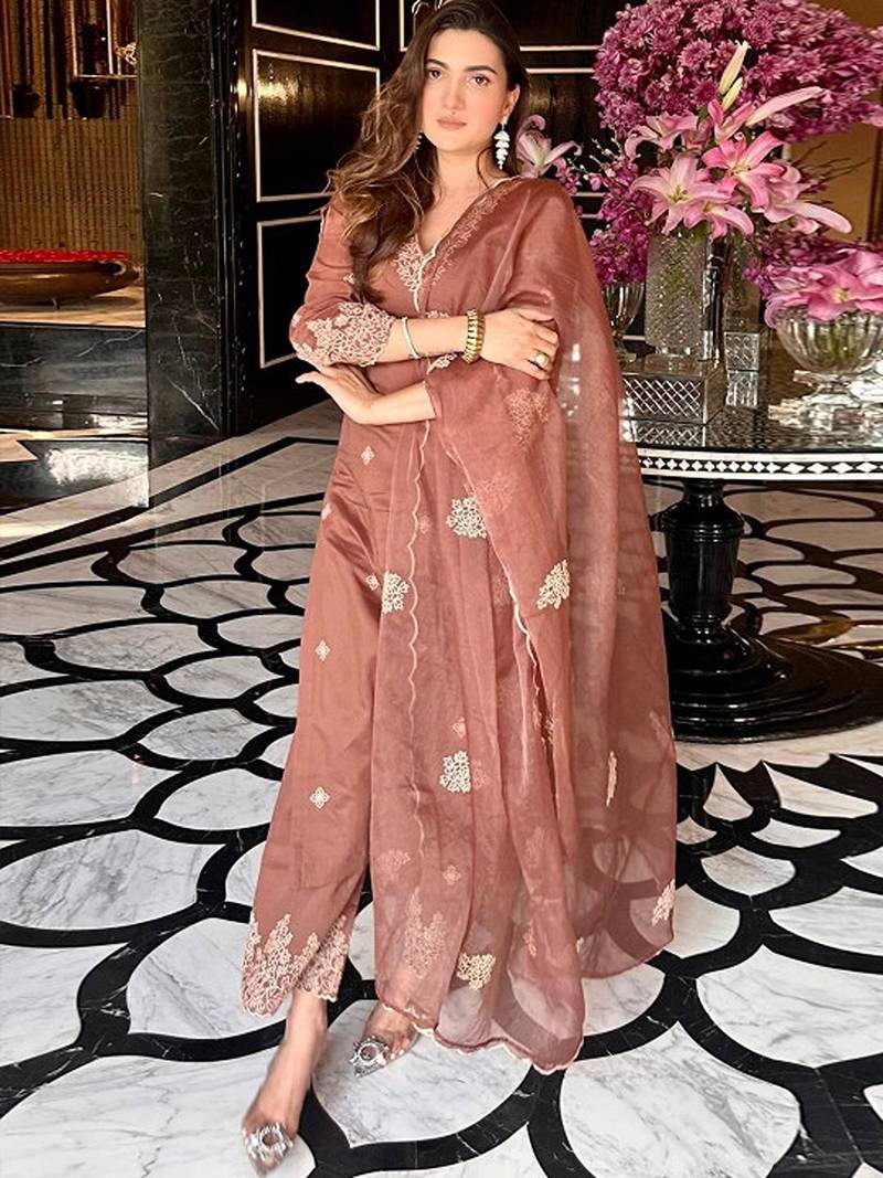 Floral embroidered regular thread work straight kurta with palazzos & dupatta