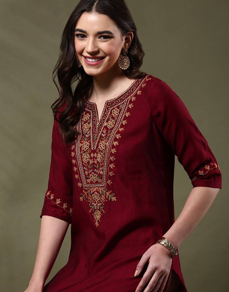 Floral embroidered flared sleeves thread work kurta