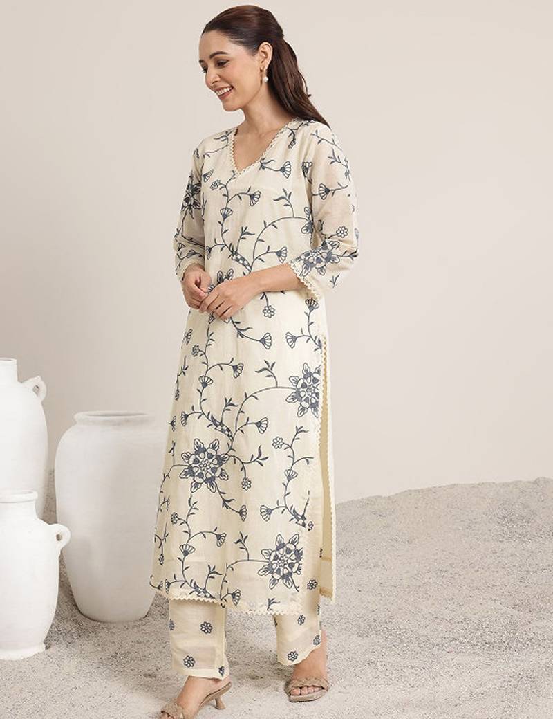 Floral embroidered regular kurta with trousers & with dupatta