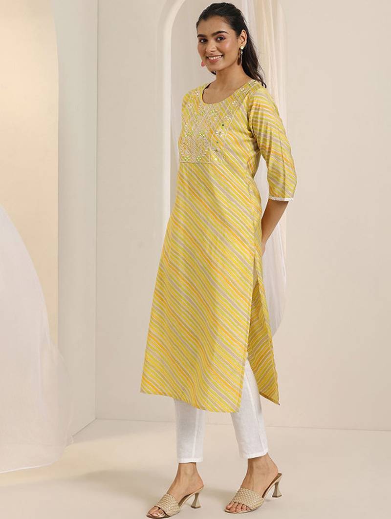 Leheriya printed thread work kurta