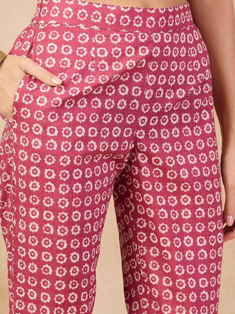 Pink floral printed v-neck regular cotton a-line kurta with trousers