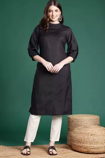 Three-quarter sleeves kurta