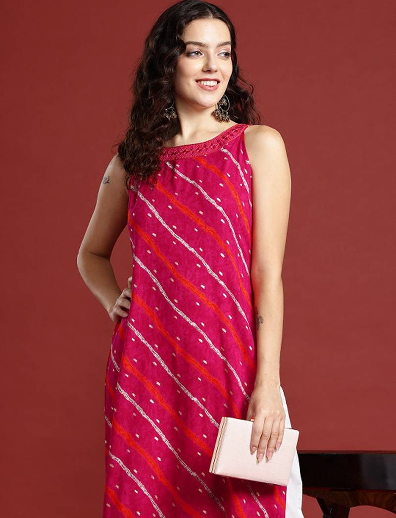 Leheriya printed halter neck thread work kurta