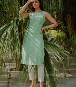 Green & white floral printed straight kurta