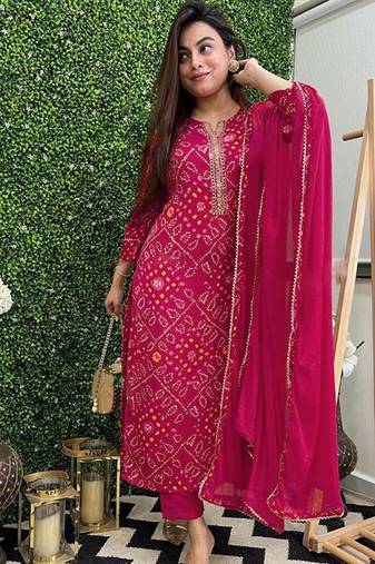 Bandhani printed sequinned straight kurta with trousers & dupatta