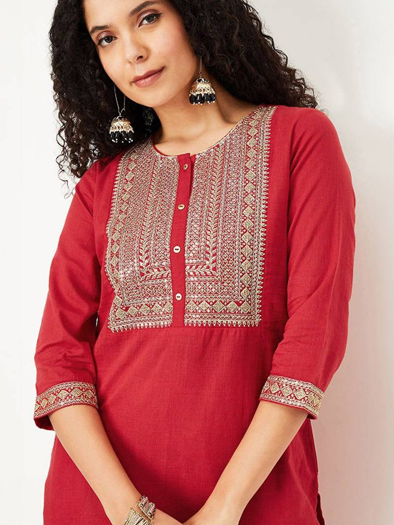 Geometric yoke design thread work cotton straight kurta