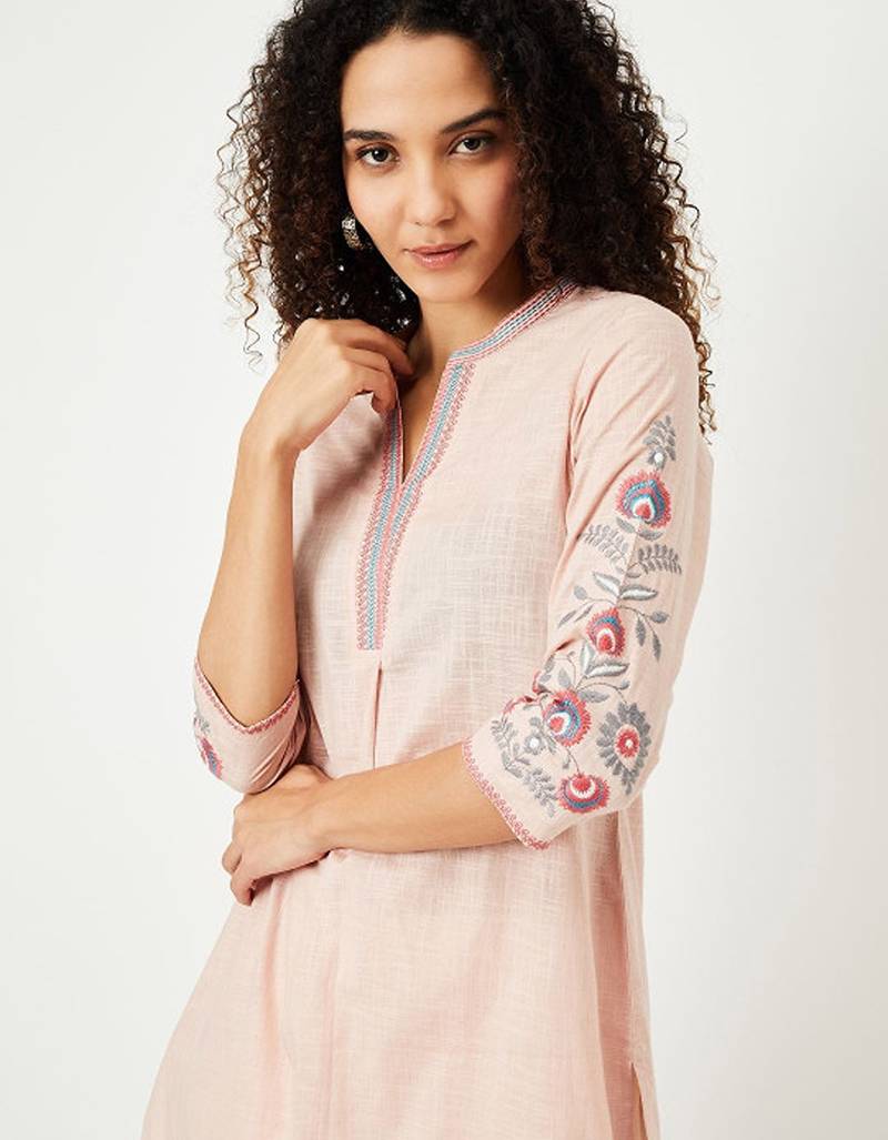 Floral embroidered mandarin collar thread work straight cotton kurta