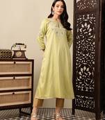Floral yoke design keyhole neck sequinned jashn kurta