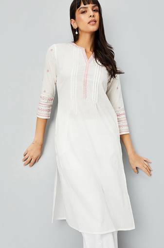 Floral mandarin collar three-quarter sleeves thread work cotton kurta