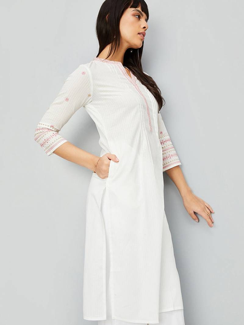 Floral mandarin collar three-quarter sleeves thread work cotton kurta