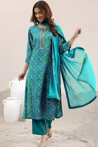 Bandhani printed gotta patti kurta with trousers & dupatta