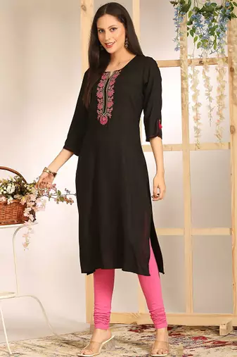Floral embroidered v-neck straight kurta