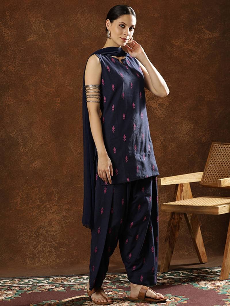Cotton printed notch neck straight kurti farshi salwar with dupatta
