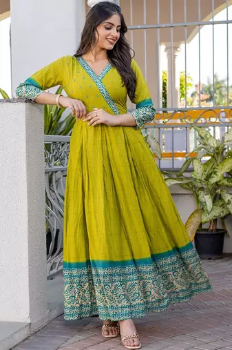Checked thread work v-neck anarkali kurta