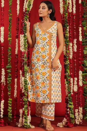 Floral printed v-neck straight pure cotton kurta with trousers