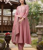 Embroidered round neck kurta & trousers with dupatta