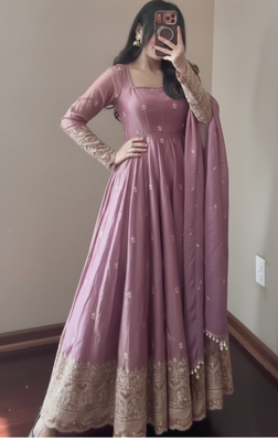 Mauve embroidered fendy silk anarkali set 2