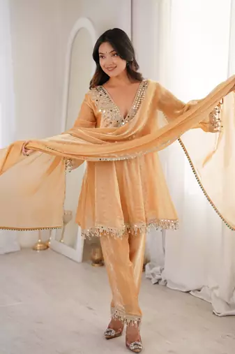 Chiku embroidery & mirror work fendy silk kurta set