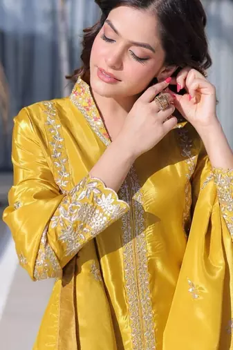 Yellow zari & sequins embroidery kurta set