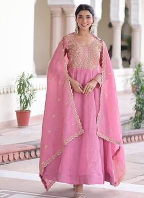 Pink embroidered gold crush gown & dupatta 4
